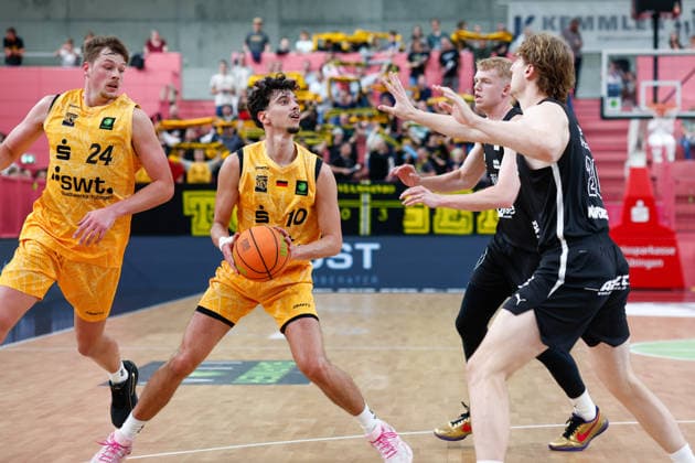 Creighton Bryan William Morisch, Tübingen Tigers, 24, Nico Santana Mojica, Tigers Tübingen, 10; Ty Allred, Nuremberg Falcons, 10; and Nicholas Welp, Nuremberg Falcons, 20, GER, Tigers Tübingen vs. Nuremberg Falcons, Basketball, ProA, Matchday 3, 2026–2027 season, October 4, 2026, GER, Tigers Tübingen vs. Nuremberg Falcons, Basketball, ProA, Matchday 3, 2026–2027 season, October 4, 2026, Tigers Tübingen Copyright: xEibner-Pressefoto KirstenxJaegerx