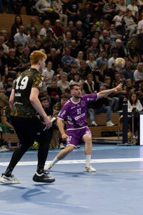 Pictured: David Kuntsch 97 of Hüttenberg throws the ball on October 4, 2026, HC Elbflorenz 2006 vs. TV 05 07 Hüttenberg, Handball Bundesliga 2, Matchday 6, Germany, Dresden, BallsportArena Dresden Copyright: HMBxMedia xEtiennexSchlick
