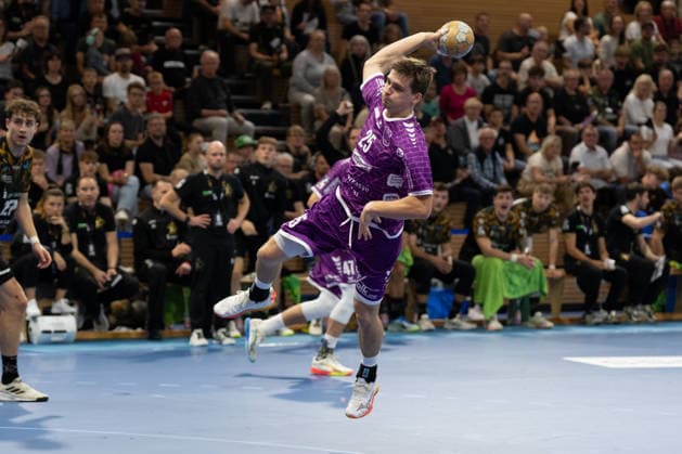 Pictured: Torsten Anselm, 25, of Hüttenberg on the attack, October 4, 2026; HC Elbflorenz 2006 vs. TV 05 07 Hüttenberg; Handball Bundesliga 2; Matchday 6; Germany; Dresden; BallsportArena Dresden Copyright: HMBxMedia xEtiennexSchlick
