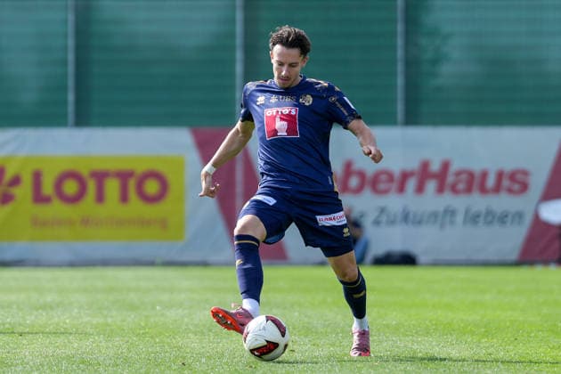 Levin Winkler, FC Lucerne, 29 on the ball, Germany, soccer, friendly match, SC Freiburg vs. FC Lucerne, October 3, 2026, Europa-Park Stadium, training field, Freiburg, Freiburg, Europa-Park Stadium, training field, Baden-Württemberg, Germany Copyright: xArnexAmbergx