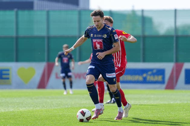 Levin Winkler, FC Lucerne, 29 on the ball, Germany, soccer, friendly match, SC Freiburg vs. FC Lucerne, October 3, 2026, Europa-Park Stadium, training field, Freiburg, Freiburg, Europa-Park Stadium, training field, Baden-Württemberg, Germany Copyright: xArnexAmbergx