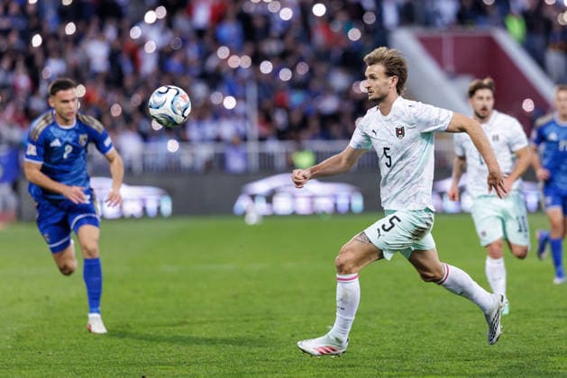 SOCCER - NL, KOS vs AUT PRISTINA,KOSOVO,04.OCT.26 - SOCCER - UEFA Nations League, OEFB international match, Länderspiel, Nationalmannschaft Kosovo vs Austria. Image shows Ron Raci (KOS) and Stefan Posch (AUT).  GEPAxpictures xArminxRauthner