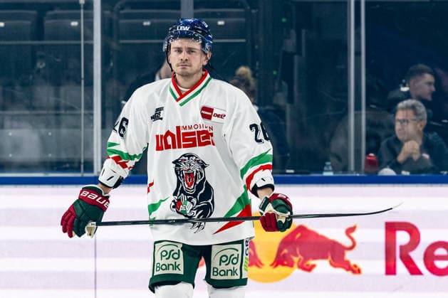 Alexander Blank, Augsburg Panthers, age 26, during warm-ups in Germany; EHC Red Bull Munich vs. Augsburg Panthers, DEL, 2026–2027 season, Matchday 6, October 4, 2026. Photo: HMB Media, Heike Feiner Copyright: HMBxMedia HeikexFeiner