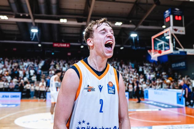 easycredit BBL Basketball Bundesliga 2026–2027, Matchday 4: Science City Jena vs. NINERS Chemnitz on October 4, 2026—Raphael Falkenthal of Jena shouts out his joy over the derby victory at Sparkassen Arena