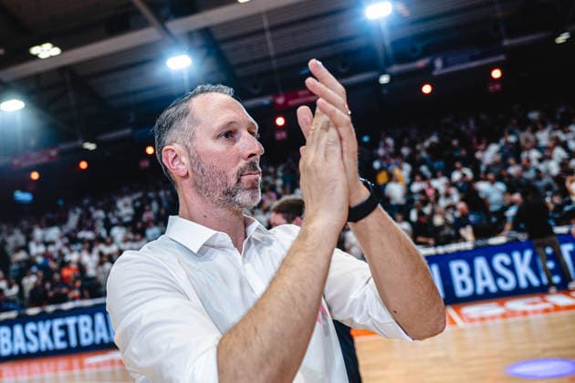 easycredit BBL Basketball Bundesliga 2026–2027, Matchday 4: Science City Jena vs. NINERS Chemnitz on October 4, 2026; Jena Coach Steven Esterkamp Satisfied After the Win; Feature at Sparkassen Arena