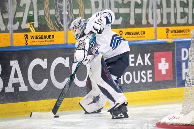 Philipp Maurer, EC Kassel Huskies, 33, on the puck; Bietigheim Steelers vs. EC Kassel Huskies, ice hockey, DEL 2, 6th regular-season game, 2026–2027 season, October 4, 2026, Bietigheim Steelers vs. EC Kassel Huskies, Ice Hockey, DEL 2, 6th Regular Season Game, 2026–2027 Season, October 4, 2026, Bietigheim Copyright: xEibner-Pressefotox EP_TBR