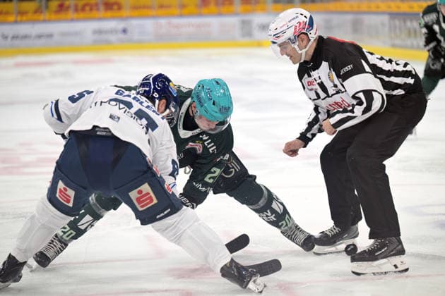 Max Ziergiebel (Bietigheim Steelers), No. 20, in a battle for the faceoff against Hunter Garlent (EC Kassel Huskies), No. 65, and Jan Lamberger, referee, linesperson No. 92; Bietigheim Steelers vs. EC Kassel Huskies, ice hockey, DEL 2, Game 6 of the regular season, 2026–2027 season, October 4, 2026 Bietigheim Steelers vs. EC Kassel Huskies, ice hockey, DEL 2, Game 6 of the regular season, 2026–2027 season, October 4, 2026, Bietigheim Copyright: xEibner-Pressefotox EP_TBR