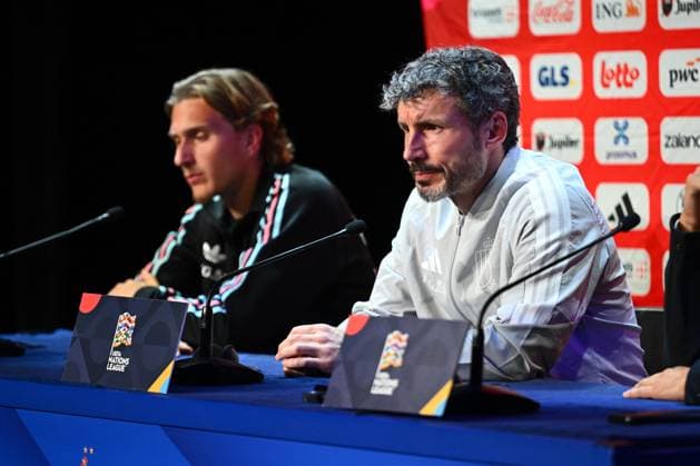 France v Belgium - UEFA Nations League 2026 Media Activities 04 10 2026 PARIS, FRANCE - OCTOBER 04 : Godts Mika forward of Belgium, Van Bommel Mark head coach of Belgium speaking with the media during a pre-match press conference, PK, Pressekonferenz ahead of the UEFA Nations League tournament league phase matchday 4 group A1 match between France and Belgium on October 4, 2026 in Paris, France, 04 10 2026 Paris France Copyright: xDexVoechtx-xKalutx