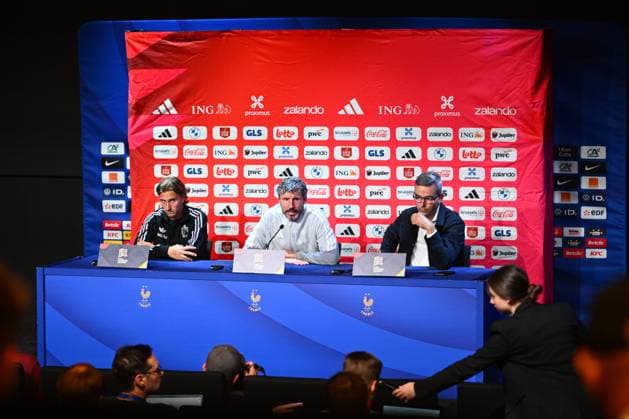 France v Belgium - UEFA Nations League 2026 Media Activities 04 10 2026 PARIS, FRANCE - OCTOBER 04 : Godts Mika forward of Belgium, Van Bommel Mark head coach of Belgium speaking with the media during a pre-match press conference, PK, Pressekonferenz ahead of the UEFA Nations League tournament league phase matchday 4 group A1 match between France and Belgium on October 4, 2026 in Paris, France, 04 10 2026 Paris France Copyright: xDexVoechtx-xKalutx
