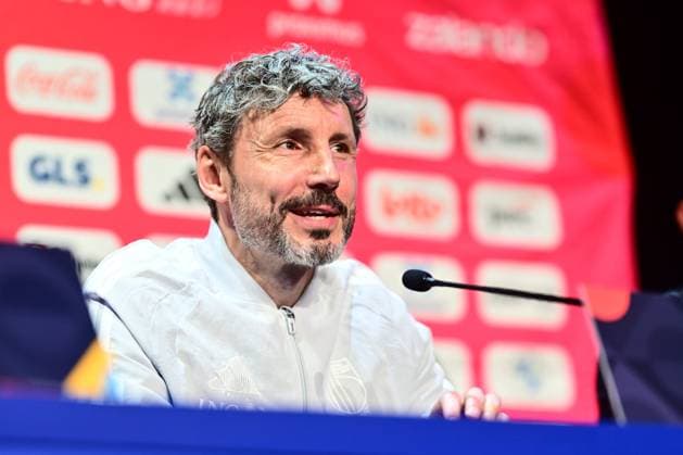 France v Belgium - UEFA Nations League 2026 Media Activities 04 10 2026 PARIS, FRANCE - OCTOBER 04 : Van Bommel Mark head coach of Belgium speaking with the media during a pre-match press conference, PK, Pressekonferenz ahead of the UEFA Nations League tournament league phase matchday 4 group A1 match between France and Belgium on October 4, 2026 in Paris, France, 04 10 2026 Paris France Copyright: xDexVoechtx-xKalutx