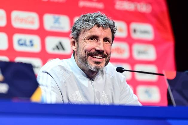 France v Belgium - UEFA Nations League 2026 Media Activities 04 10 2026 PARIS, FRANCE - OCTOBER 04 : Van Bommel Mark head coach of Belgium speaking with the media during a pre-match press conference, PK, Pressekonferenz ahead of the UEFA Nations League tournament league phase matchday 4 group A1 match between France and Belgium on October 4, 2026 in Paris, France, 04 10 2026 Paris France Copyright: xDexVoechtx-xKalutx
