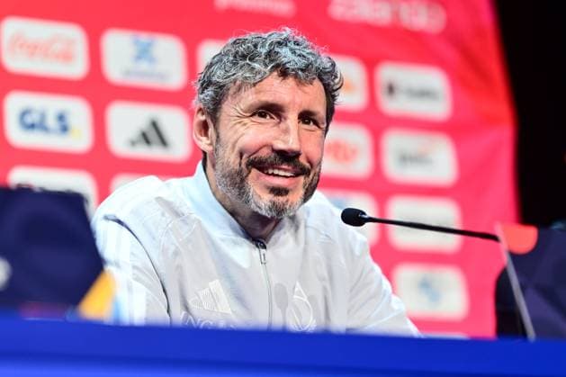 France v Belgium - UEFA Nations League 2026 Media Activities 04 10 2026 PARIS, FRANCE - OCTOBER 04 : Van Bommel Mark head coach of Belgium speaking with the media during a pre-match press conference, PK, Pressekonferenz ahead of the UEFA Nations League tournament league phase matchday 4 group A1 match between France and Belgium on October 4, 2026 in Paris, France, 04 10 2026 Paris France Copyright: xDexVoechtx-xKalutx