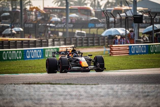 MOTORSPORTS - Formula 1 - 2026 Gulf Air Bahrain Grand Prix in Malaysia - Round 16 of 23 - Sepang International Circuit, Sepang, Malaysia Photo by IPA ABACAPRESS.COM89301101 - Max Verstappen (NED) - Oracle Red Bull Racing during the Formula 1 Gulf Air Bahrain Grand Prix in Malaysia in 2026 at the Sepang International Circuit in Sepang, Malaysia. Round 16 of 23 of the 2026 FIA Formula One World Championship, WM, Weltmeisterschaft held October 2–4, 2026. The race was moved from Bahrain to Malaysia and held at the Sepang International Circuit during the 2026 Formula 1 Gulf Air Bahrain Grand Prix in Malaysia—Round 16 of 23—at the Sepang International Circuit in Sepang, Malaysia, as part of the Formula 1 Championship on October 4, 2026.  Copyright: xIPAxSport ABACAx