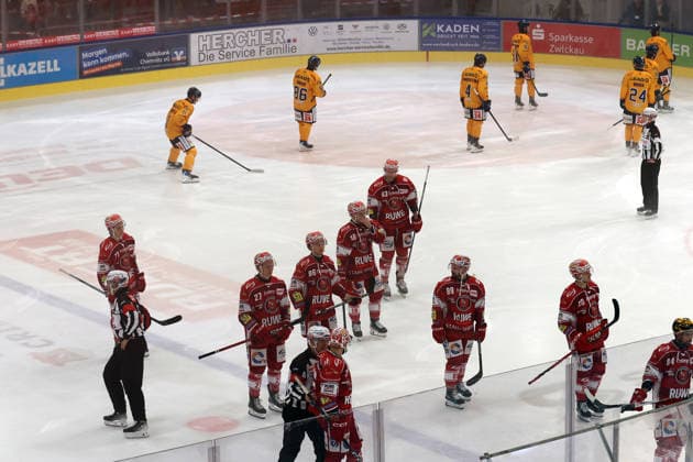 Sahnpark Crimmitschau, October 4, 2026; 2026–27 Season; Ice Hockey; 2nd Bundesliga; Regular Season; Game 6; Saxony Ice Arena; Saxony Derby; Eispiraten vs. Lausitzer Füchse; The teams leave the ice; Crimmitschau, Saxony, Germany