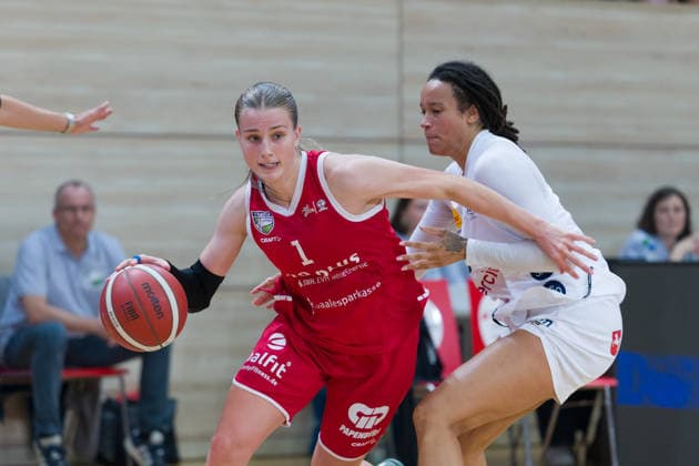 Lee Volker Lions, 1, Nora Francois Luchse, 0, halfit Lions vs. TK Hannover Luchse, Women s Basketball, 1st Bundesliga, DBBL, Matchday 1 of the 2026–27 season, April 10, 2026, SWH Arena, Saxony-Anhalt, Germany
