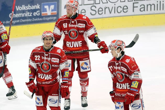 Sahnpark Crimmitschau, October 4, 2026; 2026–27 Season; Ice Hockey; 2nd Bundesliga; Regular Season; Game 6; Saxony Ice Arena; Saxony Derby; Eispiraten vs. Lausitzer Füchse; Crimmitschau celebrates after Noah Garthe’s goal No. 4 (EPC) here alongside Tim Lutz (No. 22, EPC) and Stanislav Dietz (No. 62), all EPC Crimmitschau, Saxony, Germany