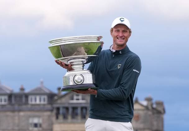 Champion golfer Adrian Meronk poses on the Swilken Bridge with the Alfred Dunhill Links Championship trophy. Alfred Dunhill Links Championship, Golf, Round 4, Old Course St Andrews, Scotland, UK, Scotland, UK - 04 Oct 2026 Scotland United Kingdom  Copyright: xStuartxWallace Shutterstockx 17185560f