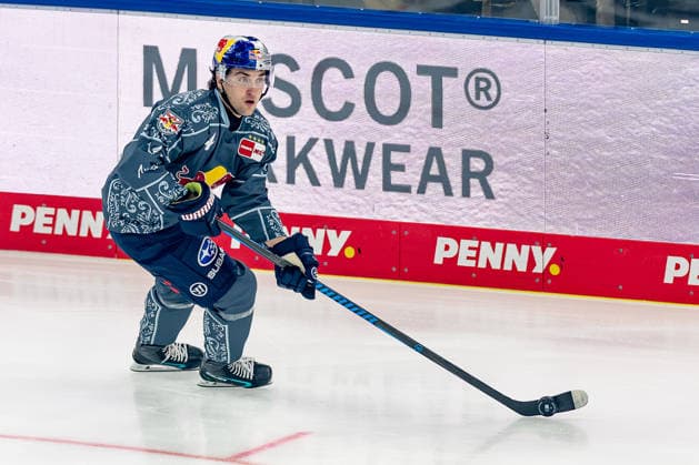 Luis Becker, EHC Red Bull Munich, No. 14 (GER), EHC Red Bull Munich vs. Augsburger Panther, DEL, 2026–2027 season, Matchday 6, October 4, 2026. Photo: HMB Media, Franz Feiner Copyright: HMBxMedia FranzxFeiner