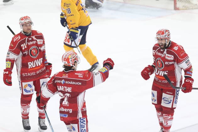 Sahnpark Crimmitschau, October 4, 2026; 2026–27 Season; Ice Hockey; 2nd Bundesliga; Regular Season; Game 6; Saxony Ice Arena; Saxony Derby; Eispiraten; Lausitzer Füchse; Denis Shevyrin 75; EPC scores the 2nd 1 Celebrating with Mirko Sacher 21 and Noah Garthe 71 Center: all EPC Crimmitschau Saxony Germany