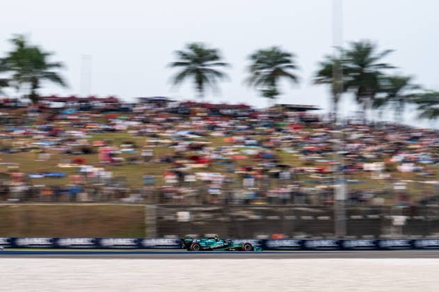 F1 - BAHRAIN GRAND PRIX IN MALAYSIA 2026 14 ALONSO Fernando (spa), Aston Martin F1 Team AMR26, action during the 2026 Formula 1 Bahrain Grand Prix in Malaysia, 16th round of the 2026 Formula One World Championship, WM, Weltmeisterschaft from October 2 to 4, 2026 on the Sepang International Circuit, in Sepang, Malaysia - SepangMalaysia Copyright: xALBERTOxVIMERCATIx