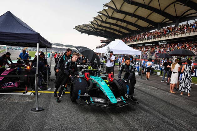 F1 - BAHRAIN GRAND PRIX IN MALAYSIA 2026 starting grid 63 RUSSELL George (gbr), Mercedes AMG F1 Team W17, action during the 2026 Formula 1 Bahrain Grand Prix in Malaysia, 16th round of the 2026 Formula One World Championship, WM, Weltmeisterschaft from October 2 to 4, 2026 on the Sepang International Circuit, in Sepang, Malaysia - SepangMalaysia Copyright: xANTONINxVINCENTx