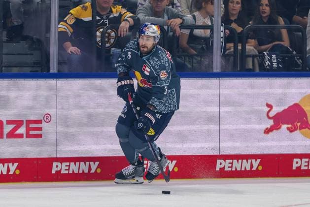 Lukas Klok 3, EHC Red Bull Munich; EHC Red Bull Munich vs. Augsburger Panther, Matchday 6, Ice Hockey, Penny DEL, October 3, 2026, Munich, Bavaria, Germany Copyright: xkolbert-press ChristianxKolbertx