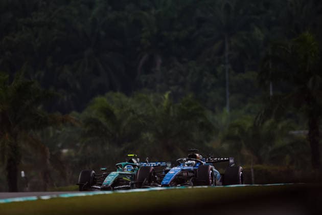 F1 - BAHRAIN GRAND PRIX IN MALAYSIA 2026 14 ALONSO Fernando (spa), Aston Martin F1 Team AMR26, 23 ALBON Alexander (tha), Williams F1 Team FW48, action during the 2026 Formula 1 Bahrain Grand Prix in Malaysia, 16th round of the 2026 Formula One World Championship, WM, Weltmeisterschaft from October 2 to 4, 2026 on the Sepang International Circuit, in Sepang, Malaysia - SepangMalaysia Copyright: xANTONINxVINCENTx