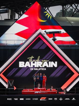 F1 - BAHRAIN GRAND PRIX IN MALAYSIA 2026 podium KIMI ANTONELLI Andrea (ita), Mercedes AMG F1 Team W17, VERSTAPPEN Max (nld), Red Bull Racing Ford RB22, HAMILTON Lewis (gbr), Scuderia Ferrari SF-26, portrait during the 2026 Formula 1 Bahrain Grand Prix in Malaysia, 16th round of the 2026 Formula One World Championship, WM, Weltmeisterschaft from October 2 to 4, 2026 on the Sepang International Circuit, in Sepang, Malaysia - SepangMalaysia  Copyright: xANTONINxVINCENTx