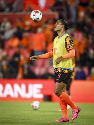 EINDHOVEN - Virgil van Dijk of the Netherlands ahead of the UEFA Nations League match between the Netherlands and Serbia at the Philips Stadium on October 4, 2026 in Eindhoven, the Netherlands. KOEN VAN WEEL ANP xVIxANPxSportx xxANPxIVx 571513669 originalFilename: 571513669