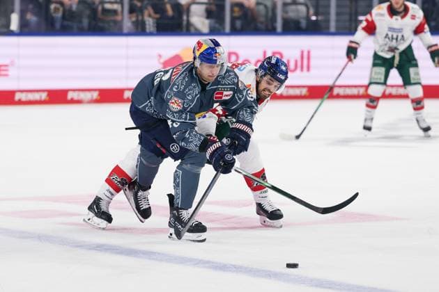 One-on-one, action, featuring Lucas Thaler (48, EHC Red Bull Munich) and Felix Scheel (54, Augsburger Panther), EHC Red Bull Munich vs. Augsburger Panther, Matchday 6, Ice Hockey, Penny DEL, October 3, 2026, Munich, Bavaria, Germany Copyright: xkolbert-press ChristianxKolbertx