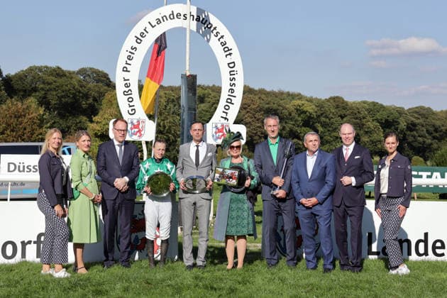 October 4, 2026, Düsseldorf, North Rhine-Westphalia, GER Award Ceremony: New Emerald, ridden by Sibylle Vogt, wins the Grand Prix of the State Capital Düsseldorf at the Düsseldorf Grafenberg Racetrack. Award Ceremony, New Emerald, Vogt, Win 261004SG797DUESSELDORF JPG