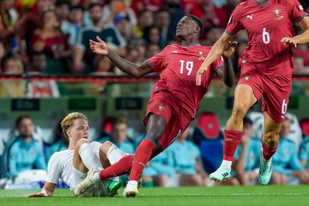 Soccer, Nations League: Portugal vs. Norway, Nations League: Porto, Portugal 20261004 Norway’s Andreas Schjelderup takes down Portugal’s Nuno Mendes during the international soccer match between Portugal and Norway in the Nations League at Estádio do Dragão. Photo: Lise Aserud, NTB, Porto, Portugal. EDITORIAL USE ONLY. RESTRICTED USE FOR BETTING COMPANIES  Copyright: xLisexAserudxx xNTBx