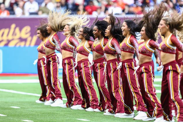 October 4, 2026, London, England, United Kingdom: Cheerleaders in the NFL, American Football Herren, USA 2026 27 regular season game week 4 between INDIANAPOLIS COLTS and WASHINGTON COMMANDERS at the Tottenham Hotspur Stadium in London, United Kingdom. Colts won 30:13 against Commanders. London United Kingdom - ZUMAc179 20261004_zep_c179_164 Copyright: xMickaelxChavetx