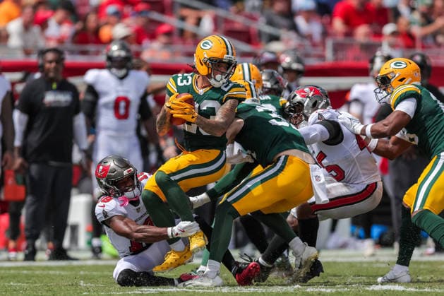 Oct 4, 2026; Tampa, FL, USA; Green Bay Packers wide receiver Skyy Moore (23) spins while returning a kickoff during the NFL, American Football Herren, USA game between the Green Bay Packers and Tampa Bay Buccaneers at Raymond James Stadium. Mandatory Credit: Taylor McFee-Cal Media NFL 2026: Packers Vs Buccaneers OCT 04  - ZUMAc04_ 20261004_zma_c04_067 Copyright: xTaylorxMcfeex