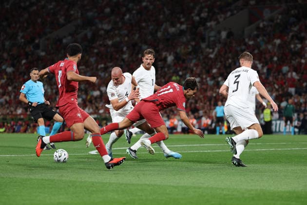 Porto, Portugal, October 4: Leo Oestigard of Norway and João Félix of Portugal battle for the ball during the UEFA Nations League 2026–27 group stage Matchday 4 game between Portugal and Norway at Estádio do Dragão in Porto, Portugal Copyright: HMBxMedia JoaquimxFerreira