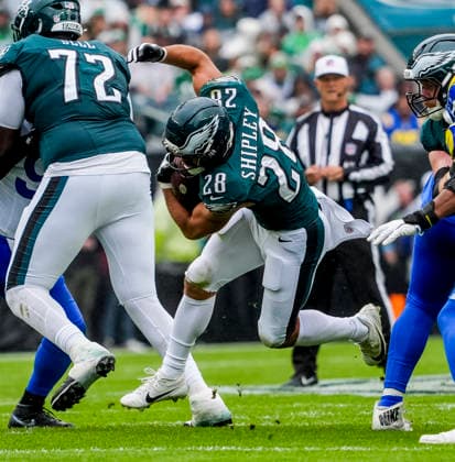 October 4, 2026, Philadelphia, Pa, USA: Oct 4, 2026; Philadelphia, PA, USA; Philadelphia Eagles running back Will Shipley (28) triues to break through a hole during a run at Lincoln Financial Field. Mandatory Credit: -Cal Media NFL, American Football Herren, USA 2026: Rams Vs Eagles OCT 04  - ZUMAcs17 20261004_faf_cs17_162 Copyright: xScottxSeriox