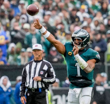 NFL, American Football Herren, USA 2026: Rams Vs Eagles OCT 04 October 4, 2026, Philadelphia, Pa, USA: Oct 4, 2026; Philadelphia, PA, USA; Philadelphia Eagles quarterback Jalen Hurts (1) throws a pass at Lincoln Financial Field. Mandatory Credit: Scott Serio-Cal Media(Credit Image: Scott Serio Cal Sport Media) Philadelphia Pa USA EDITORIAL USE ONLY Copyright: xx ZUMA-20261004_faf_cs17_161.jpg ScottxSeriox csmphotothree530991