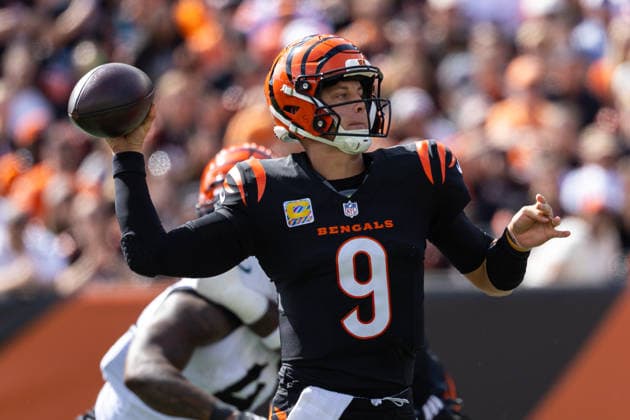 Oct 4, 2026; Cincinnati, OH, USA; Cincinnati Bengals quarterback Joe Burrow (9) passes the ball during NFL, American Football Herren, USA game action against the Jacksonville Jaguars at Paycor Stadium. Mandatory Credit: -Cal Media Cincinnati USA - ZUMAc04_ 20261004_zma_c04_022 Copyright: xJohnxMersitsx