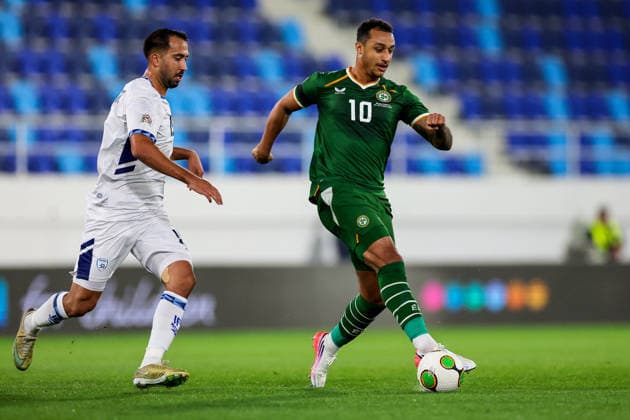 UEFA Nations League Group Stage, TSC Arena, BaÄka Topola, Serbia 4 10 2026 Republic of Ireland vs Israel Ireland s Adam Idah is pressured by Israel s Eliel Peretz Adam Idah is pressured by Eliel Peretz 4 10 2026  Copyright: xx RB1_9788