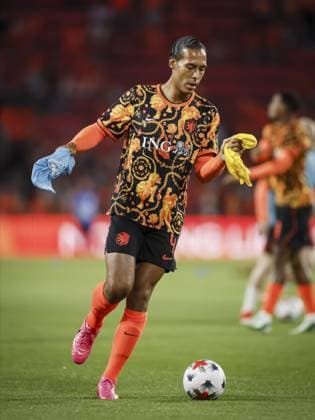 EINDHOVEN - Virgil van Dijk of the Netherlands ahead of the UEFA Nations League match between the Netherlands and Serbia at the Philips Stadium on October 4, 2026 in Eindhoven, the Netherlands. KOEN VAN WEEL ANP xVIxANPxSportx xxANPxIVx 571520025 originalFilename: 571520025
