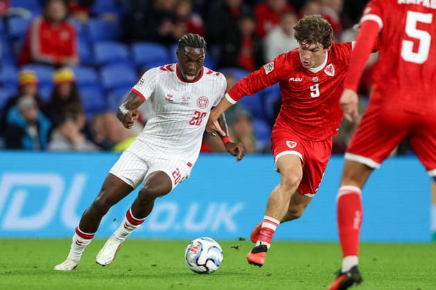 Wales v Denmark UEFA Nations League Mohamed Daramy of Denmark and Lewis Koumas of Wales battle for the ball during the UEFA Nations League match at the Cardiff City Stadium, Cardiff 04 10 2026 UK Newspapers OUT Copyright: xKaraxThomasx FIL-24028-0019