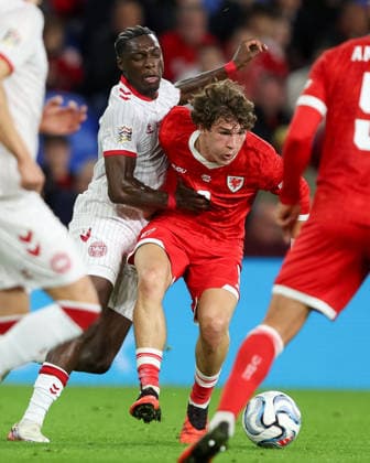 Wales v Denmark UEFA Nations League Mohamed Daramy of Denmark and Lewis Koumas of Wales battle for the ball during the UEFA Nations League match at the Cardiff City Stadium, Cardiff 04 10 2026 UK Newspapers OUT Copyright: xKaraxThomasx FIL-24028-0020