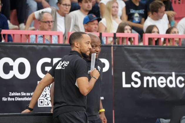 Tim Black, Nuremberg Falcons, Head Coach, and Derrick Taylor, Nuremberg Falcons, Assistant Coach, GER, Tigers Tübingen vs. Nuremberg Falcons, Basketball, ProA, Matchday 3, 2026–2027 Season, October 4, 2026, GER, Tigers Tübingen vs. Nuremberg Falcons, Basketball, ProA, Matchday 3, 2026–2027 Season, October 4, 2026, Tigers Tübingen Copyright: xEibner-Pressefoto KirstenxJaegerx