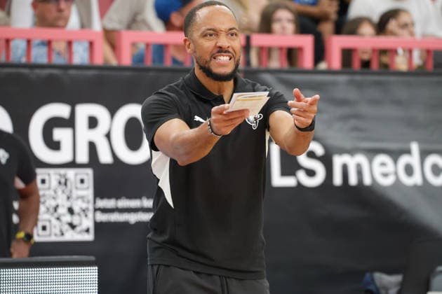 Tim Black, Nuremberg Falcons, Head Coach, GER, Tigers Tübingen vs. Nuremberg Falcons, Basketball, ProA, Matchday 3, 2026–2027 Season, October 4, 2026, GER, Tigers Tübingen vs. Nuremberg Falcons, Basketball, ProA, Matchday 3, 2026–2027 Season, October 4, 2026, Tigers Tübingen Copyright: xEibner-Pressefoto KirstenxJaegerx