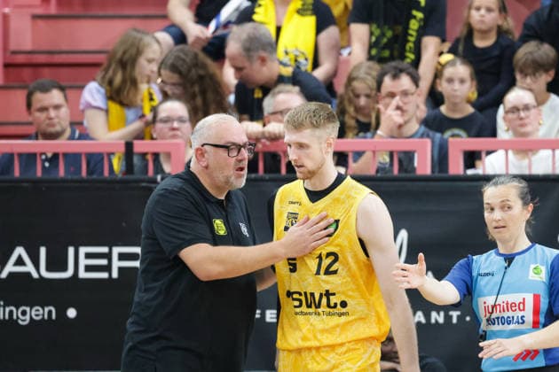 Felix Banobre Carballo, Head Coach of the Tigers Tübingen, and Kristian Henning Sjolund, Tigers Tübingen, 12, GER, Tigers Tübingen vs. Nuremberg Falcons, Basketball, ProA, Matchday 3, 2026–2027 Season, October 4, 2026, GER, Tigers Tübingen vs. Nuremberg Falcons, Basketball, ProA, Matchday 3, 2026–2027 Season, October 4, 2026, Tigers Tübingen Copyright: xEibner-Pressefoto KirstenxJaegerx