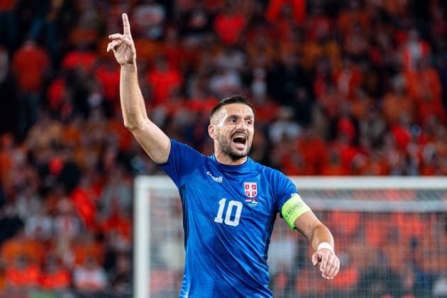 EINDHOVEN - Dusan Tadic of Serbia gestures during the UEFA Nations League match between the Netherlands and Serbia at the Philips Stadium on October 4, 2026, in Eindhoven, the Netherlands. KEVIN SENDERS ANP UEFA Nations League 2026 27 xVIxANPxSportx xMarcelxterxBalsxIVx 571521097 originalFilename: 571521097.jpg
