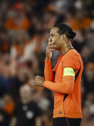 EINDHOVEN - Virgil van Dijk of the Netherlands reacts after Mihajlo Cvetkovic of Serbia s 1-1 equalizer during the UEFA Nations League match between the Netherlands and Serbia at the Philips Stadium on October 4, 2026, in Eindhoven, the Netherlands. KOEN VAN WEEL ANP xVIxANPxSportx xxANPxIVx 571521309 originalFilename: 571521309