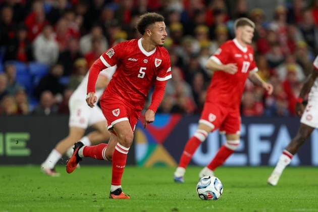 Wales v Denmark UEFA Nations League Ethan Ampadu of Wales runs with the ball during the UEFA Nations League match at the Cardiff City Stadium, Cardiff 04 10 2026 UK Newspapers OUT Copyright: xKaraxThomasx FIL-24028-0037
