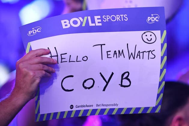 2026 BOYLE Sports World Grand Prix Fans hold up signs during the 2026 Boyle Sports World Grand Prix Final at Mattioli Arena, Leicester, United Kingdom on 4 October 2026 Credit: Ryan Crockett Every Second Media Editorial use only. All images are copyright Every Second Media Limited. No images may be reproduced without prior permission. Copyright: xIMAGO EveryxSecondxMediax ESM-2198-0036 RyanxCrockettx xEveryxSecondxMediax