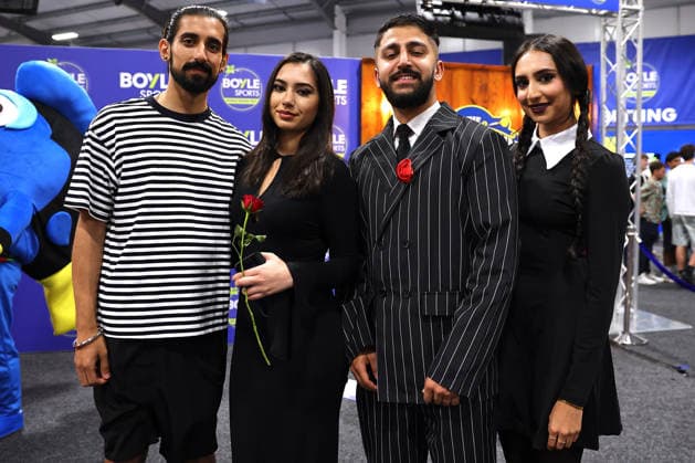 2026 BOYLE Sports World Grand Prix Fans dressed as Puglsey, Wednesday, Gomez and Morticia Addams from The Addam™s Family during the 2026 Boyle Sports World Grand Prix Final at Mattioli Arena, Leicester, United Kingdom on 4 October 2026 Credit: Ryan Crockett Every Second Media Editorial use only. All images are copyright Every Second Media Limited. No images may be reproduced without prior permission. Copyright: xIMAGO EveryxSecondxMediax ESM-2198-0043 RyanxCrockettx xEveryxSecondxMediax